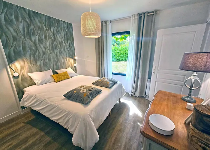 Semesterbostad La Crocherie : Des Elfes - Free Wifi & Smart Tv *