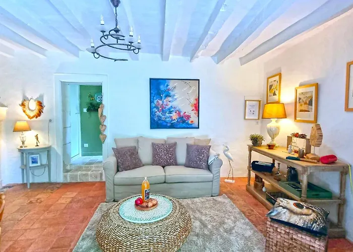 Semesterbostad La Crocherie : Des Elfes - Free Wifi & Smart Tv *